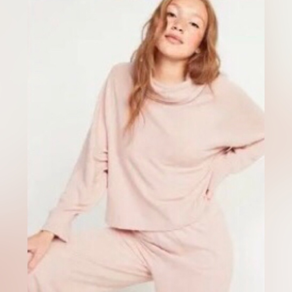 NWOT! Pink Adobe Cozy-Knit Cowl-Neck Lounge Top - Size Small ♣️
